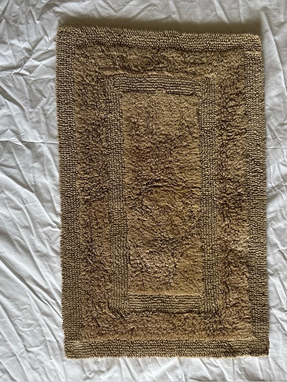Beige Light Brown UGG Brand Bathroom Shower Mat Rug 32 x 20 Inches Bath Mat EUC